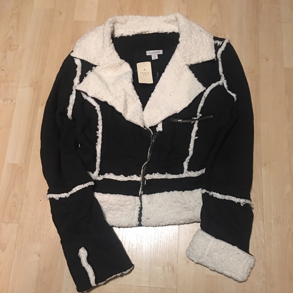 Lightweight sporty zip up Jacket